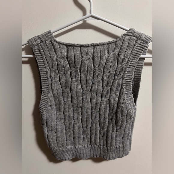 Grey Cropped Vest - Picture 2 of 2